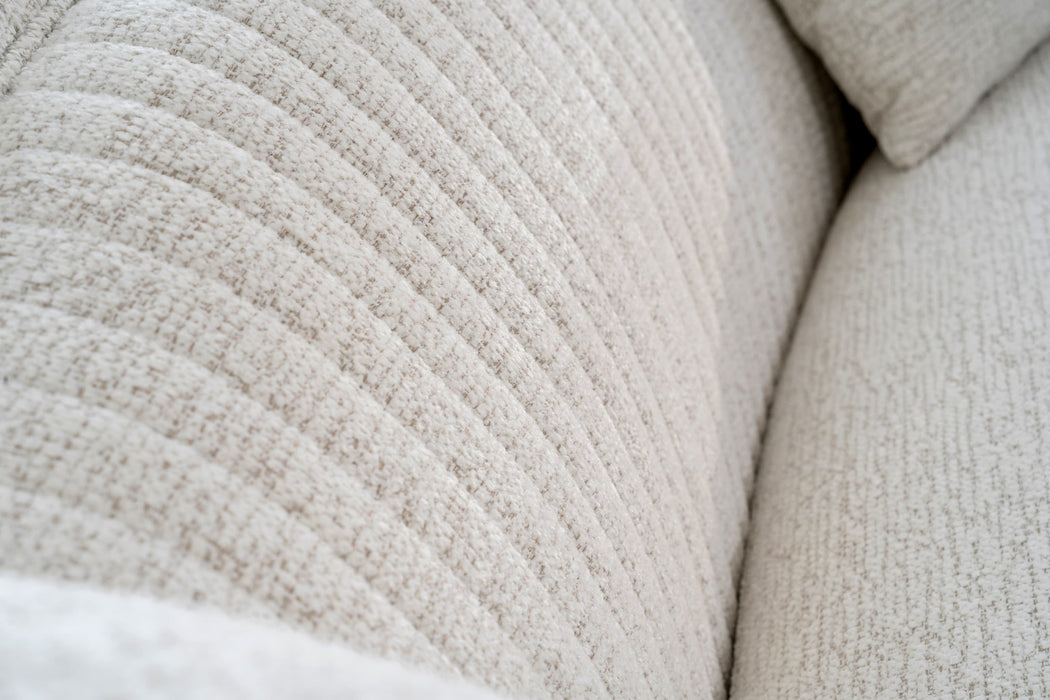 Lily Loveseat
