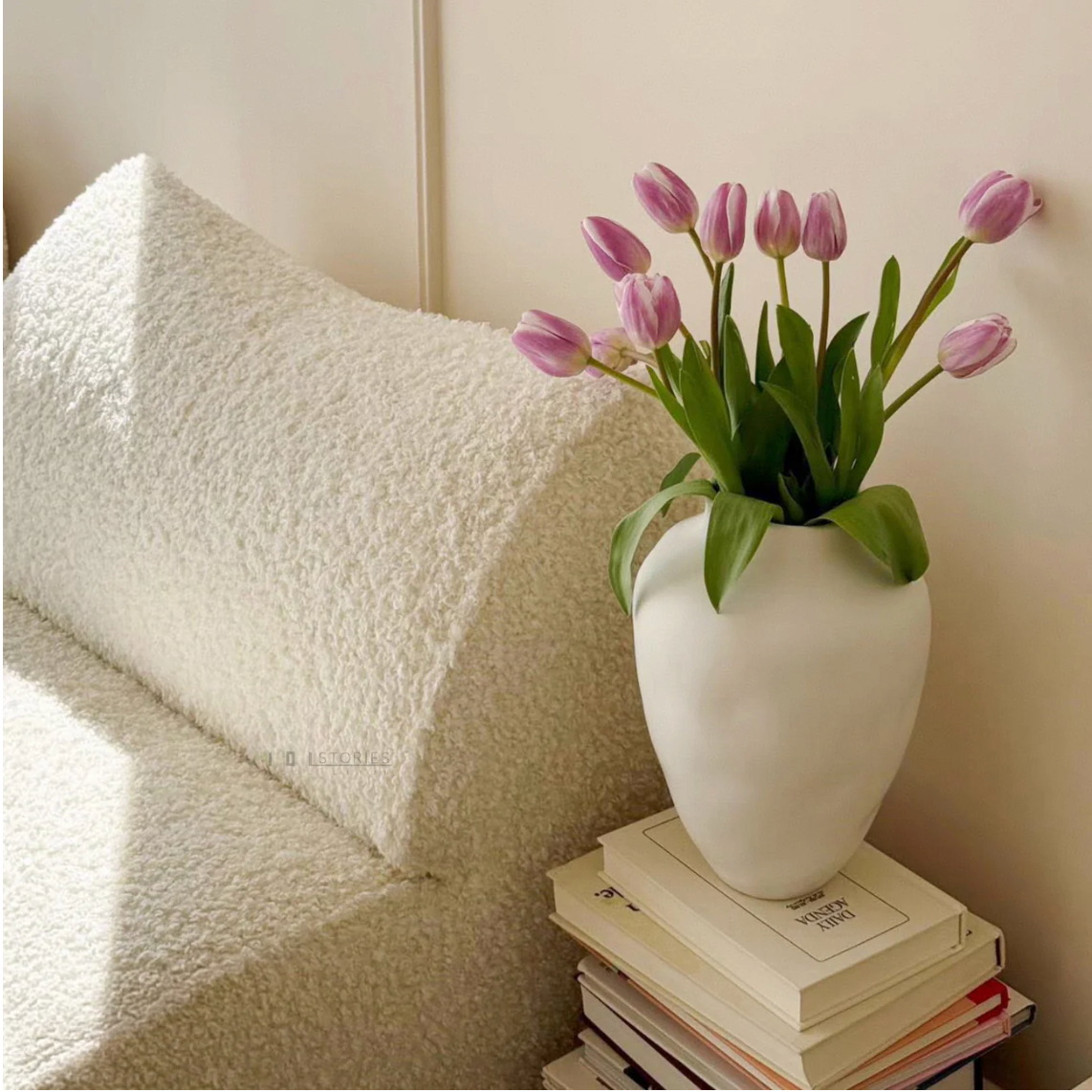 Elaris Vase