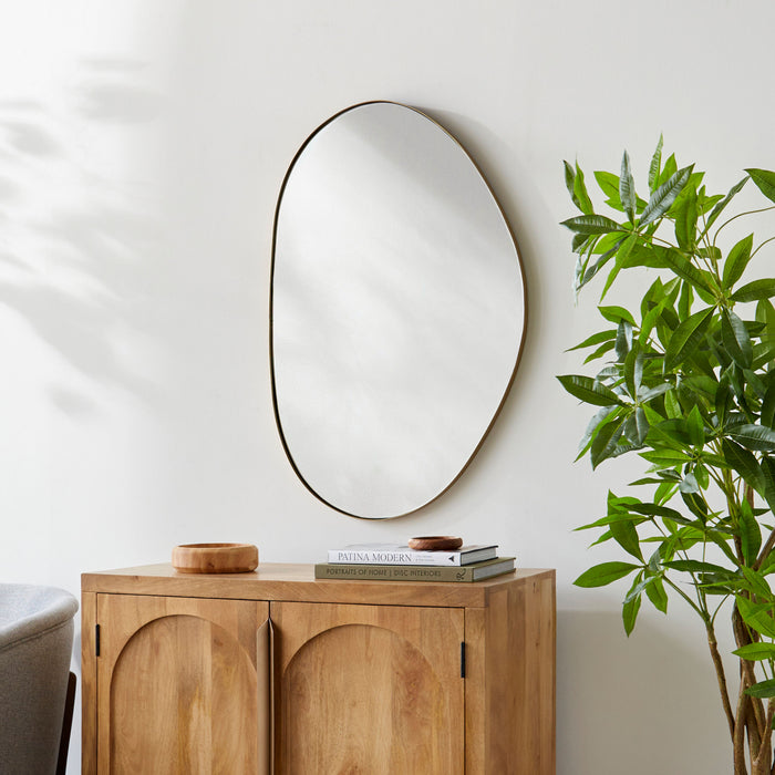 Aamnah Mirror